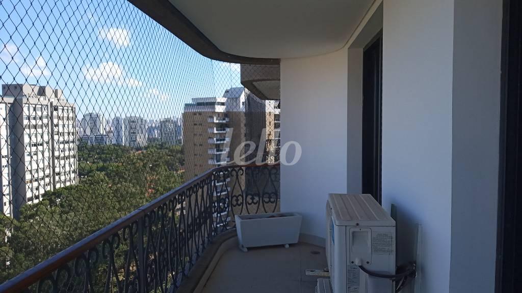 SACADA  SUÍTE 4 de Apartamento para alugar, Padrão com 329 m², 4 quartos e 3 vagas em Santo Amaro - São Paulo