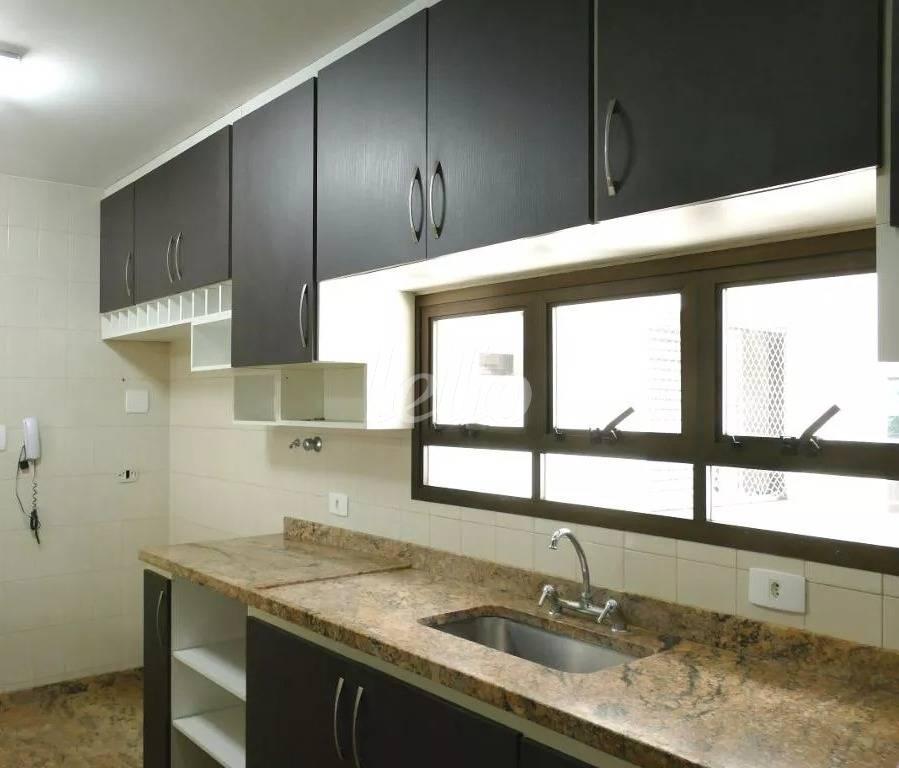 COZINHA de Apartamento à venda, Padrão com 123 m², 3 quartos e 2 vagas em Vila Regente Feijó - São Paulo
