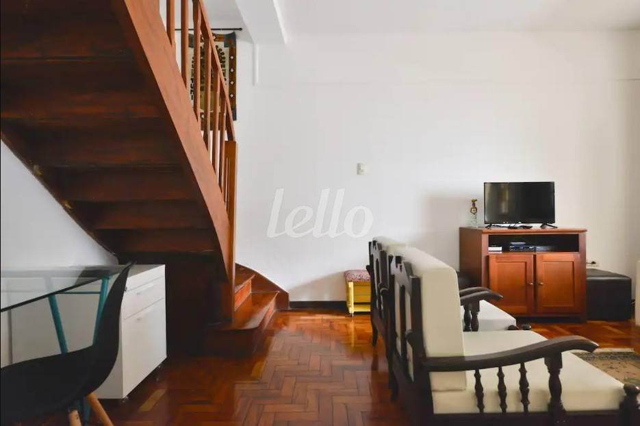 SALA DOIS AMBIENTES de Casa à venda, de vila - sobrado com 120 m², 3 quartos e 1 vaga em Pinheiros - São Paulo