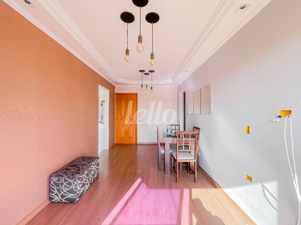 SALA DOIS AMBIENTES de Apartamento à venda, Padrão com 64 m², 2 quartos e 1 vaga em Vila Ema - São Paulo