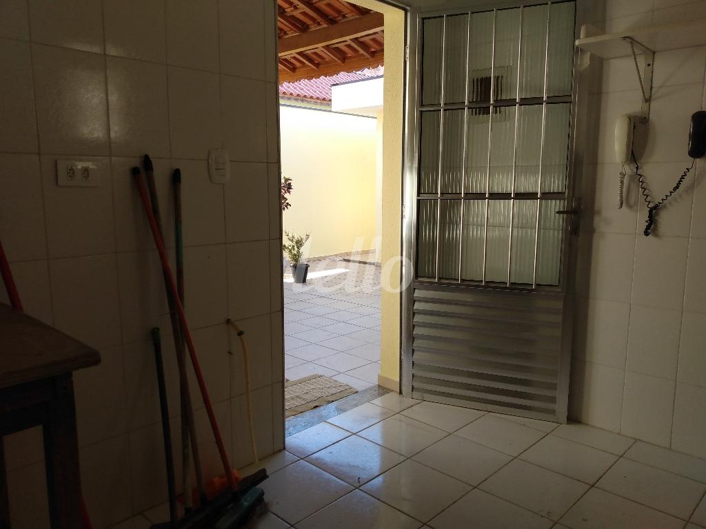 ÁREA DE SERVIÇO de Casa à venda, térrea com 200 m², 3 quartos e 2 vagas em Vila Libanesa - São Paulo
