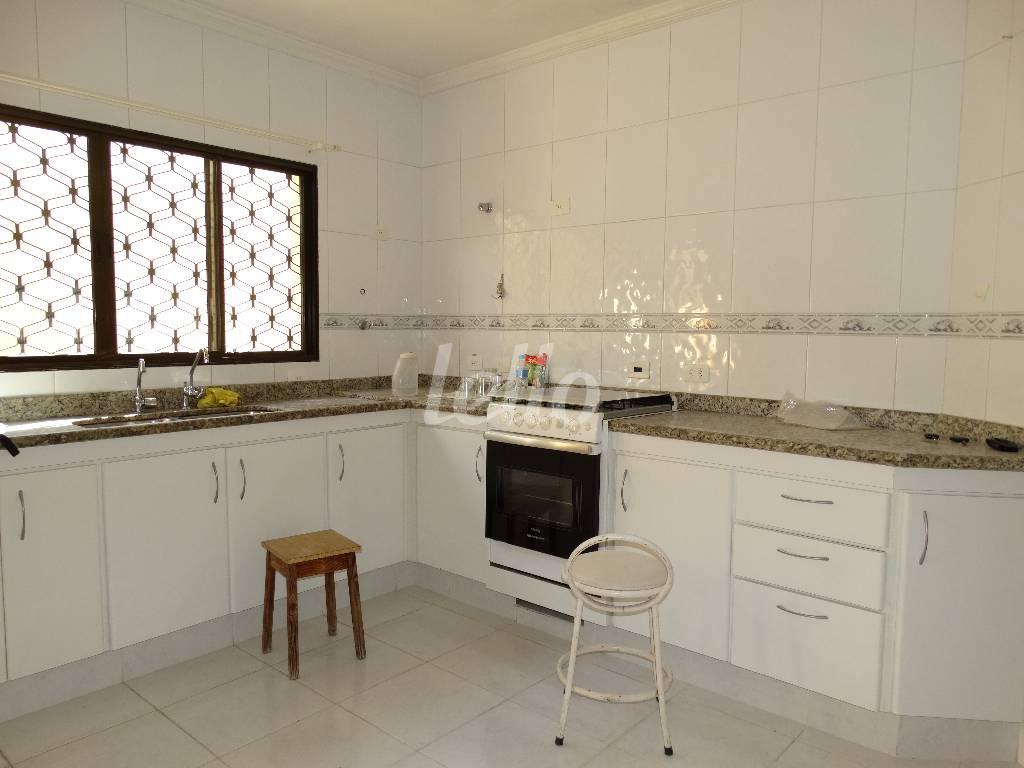 COZINHA de Casa à venda, térrea com 200 m², 3 quartos e 2 vagas em Vila Libanesa - São Paulo