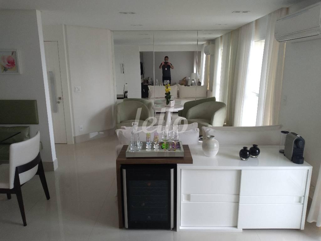 SALA de Apartamento à venda, Padrão com 130 m², 4 quartos e 3 vagas em Mooca - São Paulo