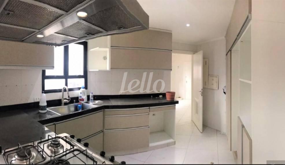 COZINHA de Apartamento à venda, Padrão com 188 m², 4 quartos e 2 vagas em Vila Mariana - São Paulo