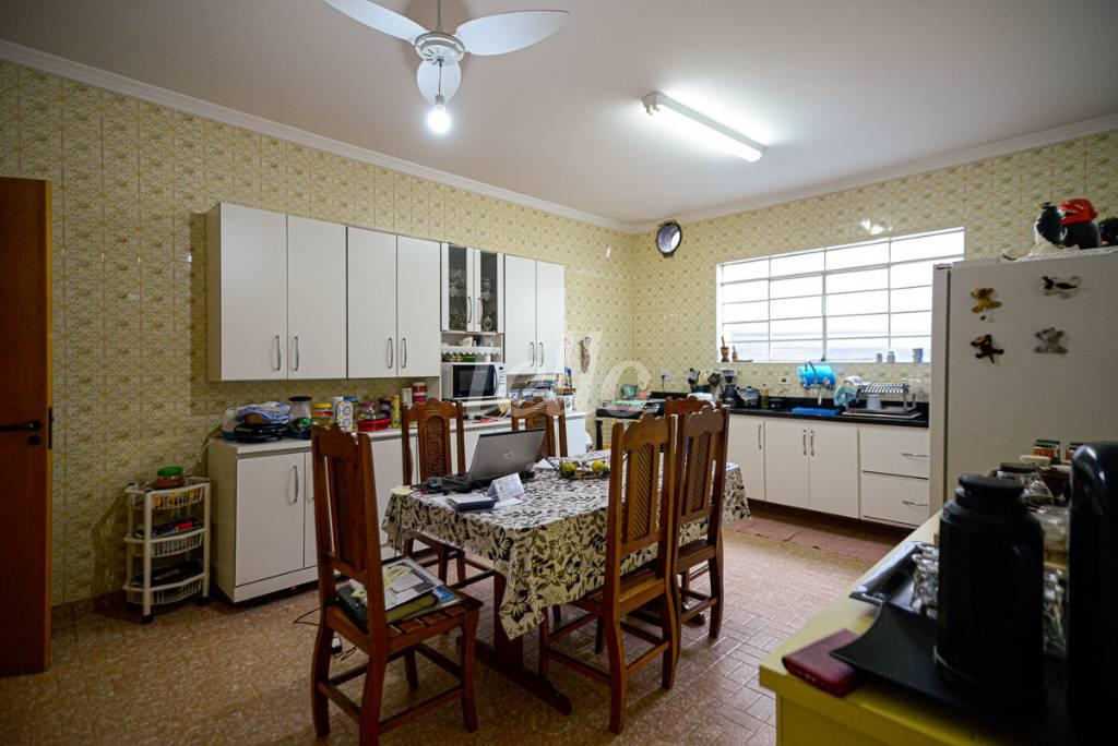 COZINHA E COPA de Casa à venda, sobrado com 410 m², 2 quartos e 3 vagas em Vila Guilherme - São Paulo