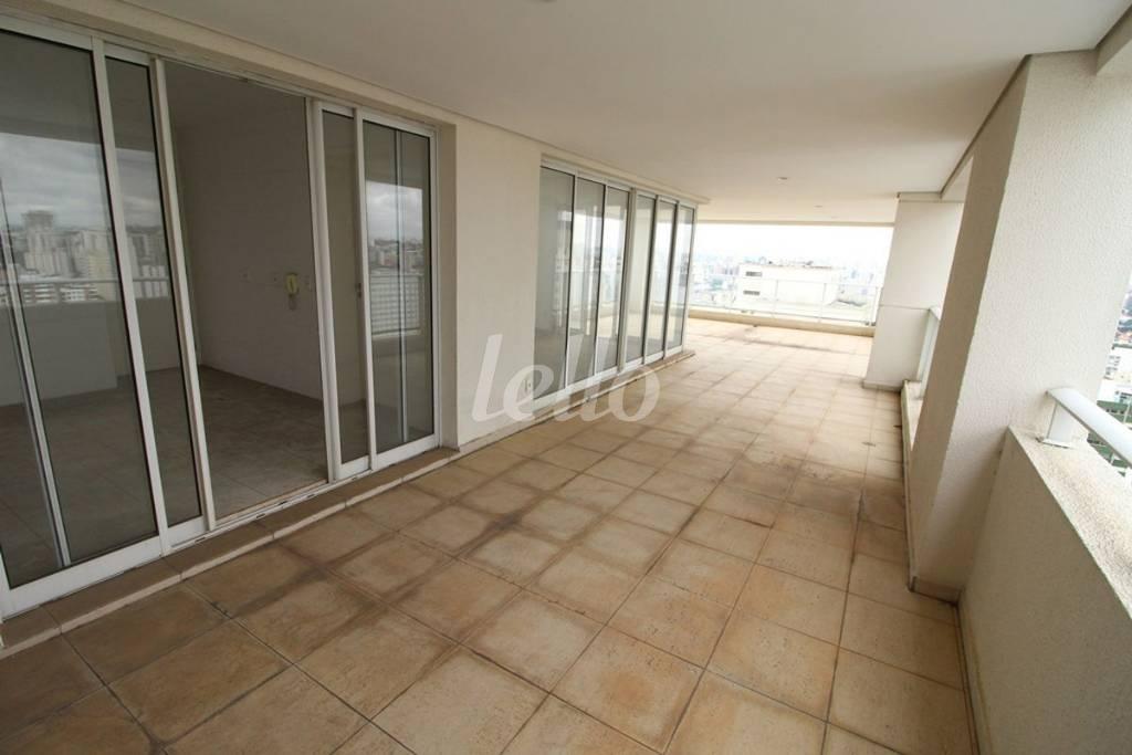 SACADA de Apartamento à venda, cobertura - Padrão com 820 m², 4 quartos e 7 vagas em Campo Belo - São Paulo