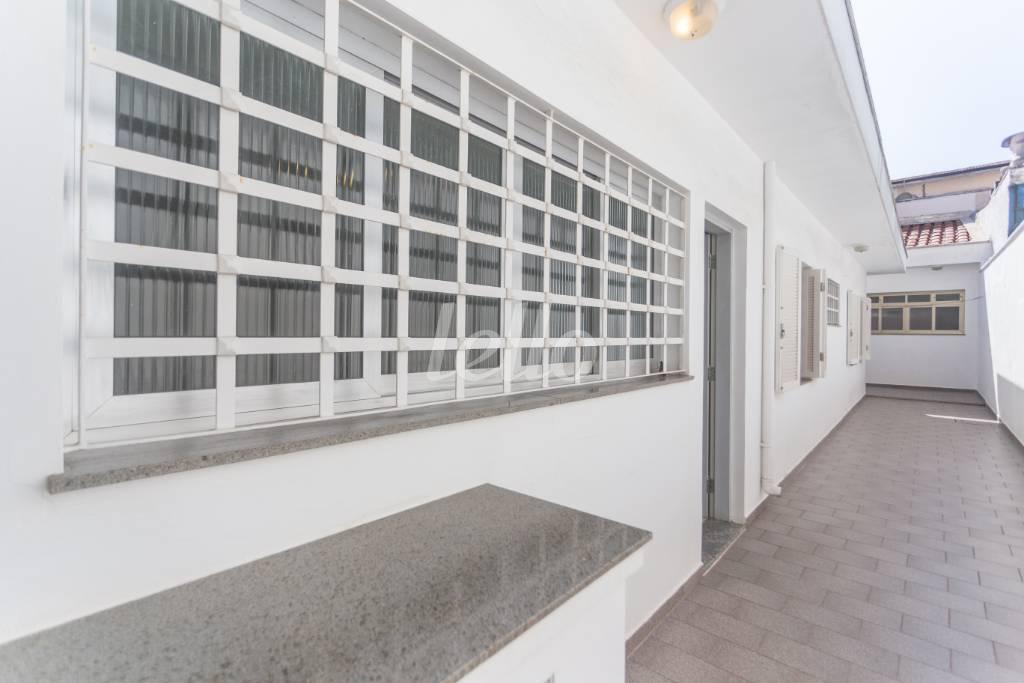 QUINTAL de Casa à venda, térrea com 197 m², 3 quartos e 3 vagas em Vila Dayse - São Bernardo do Campo