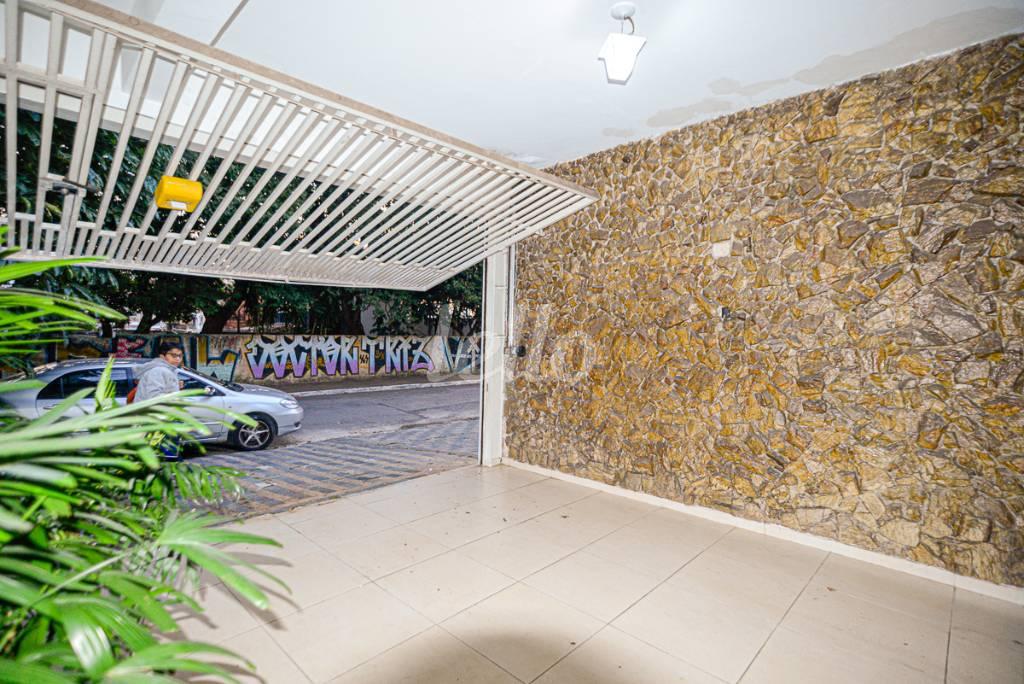 ENTRADA de Casa à venda, sobrado com 180 m², 3 quartos e 2 vagas em Jardim Avelino - São Paulo