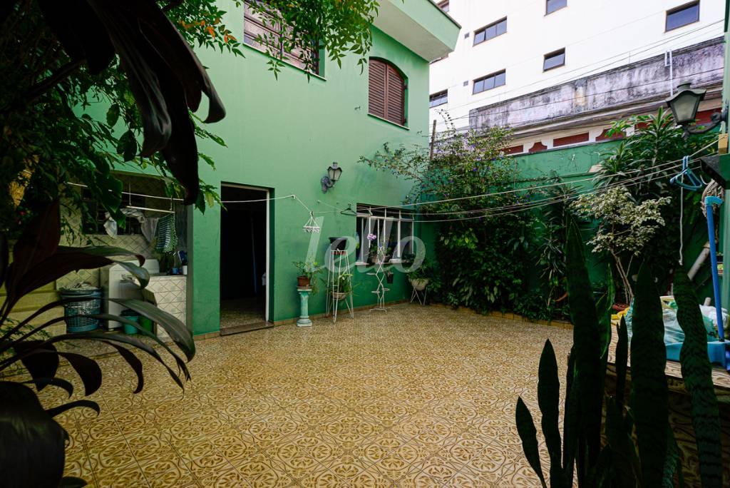 QUINTAL de Casa à venda, sobrado com 204 m², 3 quartos e 2 vagas em Vila Regente Feijó - São Paulo