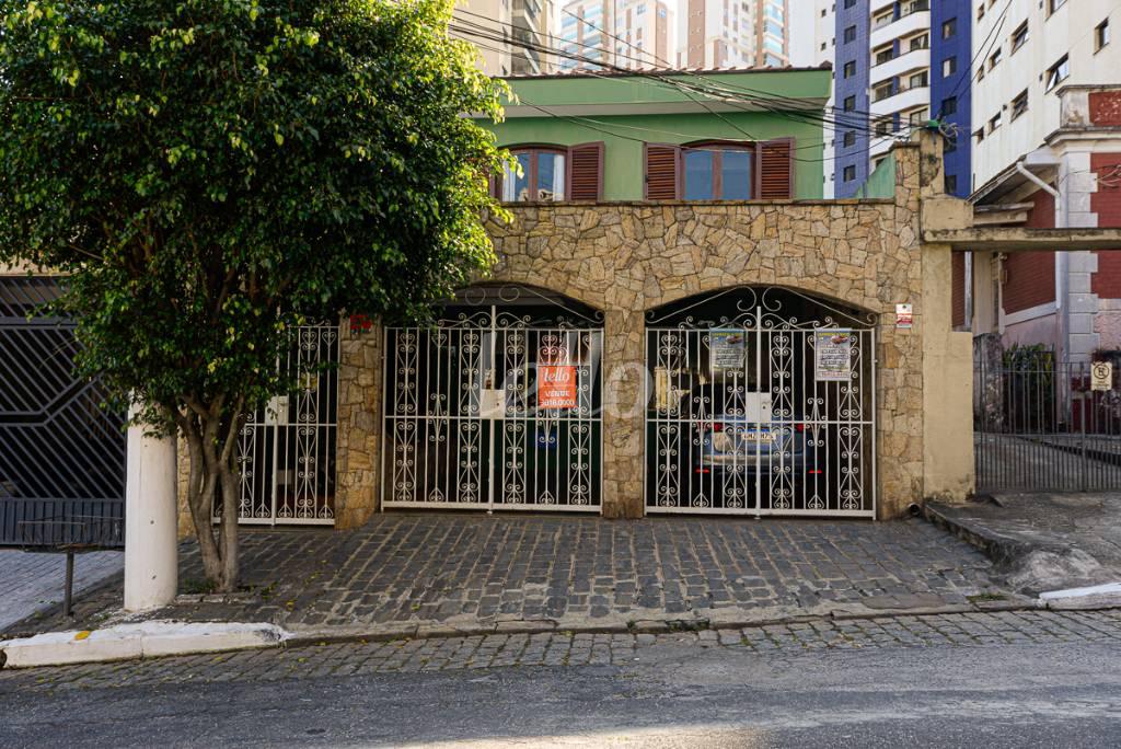 FACHADA de Casa à venda, sobrado com 204 m², 3 quartos e 2 vagas em Vila Regente Feijó - São Paulo