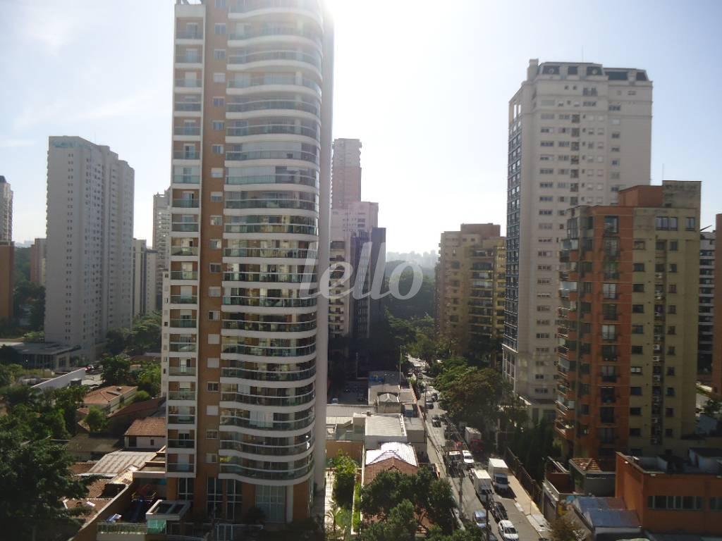 VISTA de Apartamento à venda, Padrão com 230 m², 3 quartos e 2 vagas em Indianópolis - São Paulo