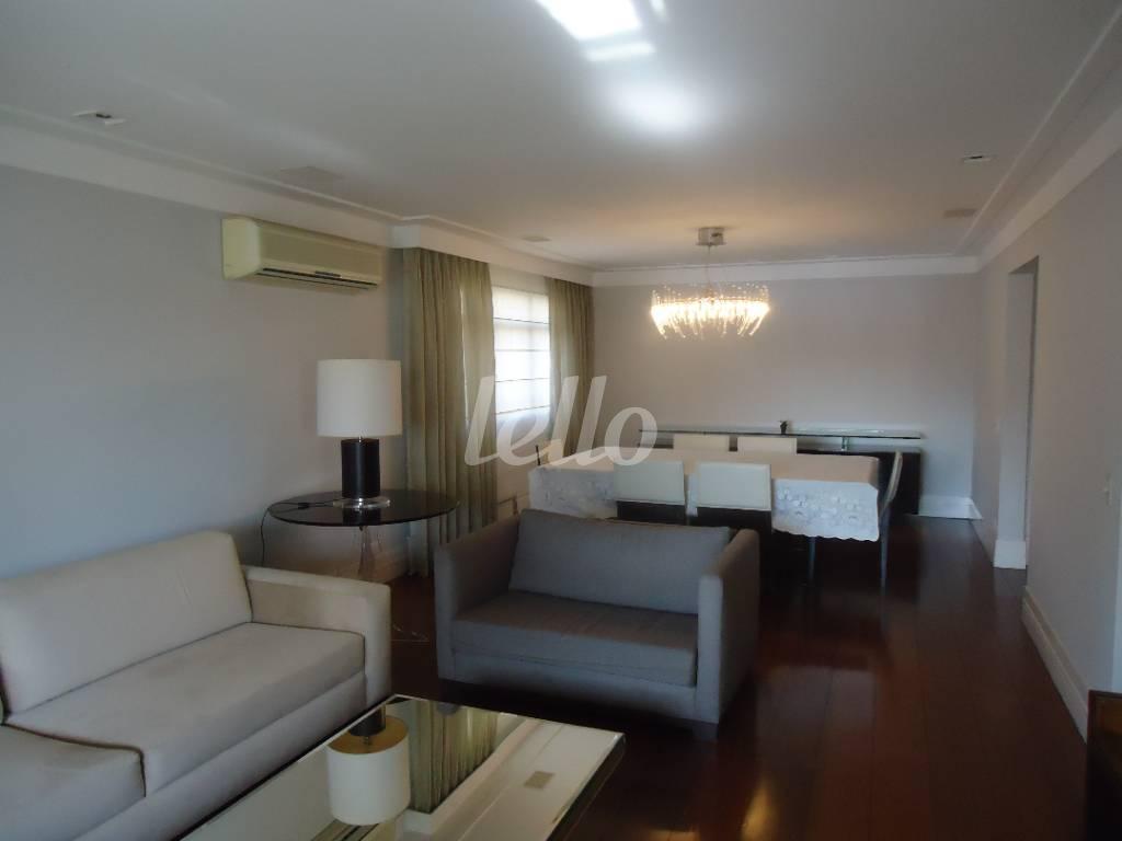 SALA de Apartamento à venda, Padrão com 230 m², 3 quartos e 2 vagas em Indianópolis - São Paulo