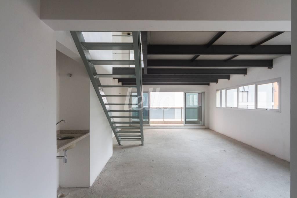 SALÃO de Sala / Conjunto para alugar, Duplex com 100 m², e 2 vagas em Sumarezinho - São Paulo