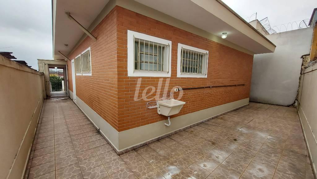ÁREA DE SERVIÇO de Casa para alugar, térrea com 100 m², 3 quartos e 8 vagas em Tucuruvi - São Paulo