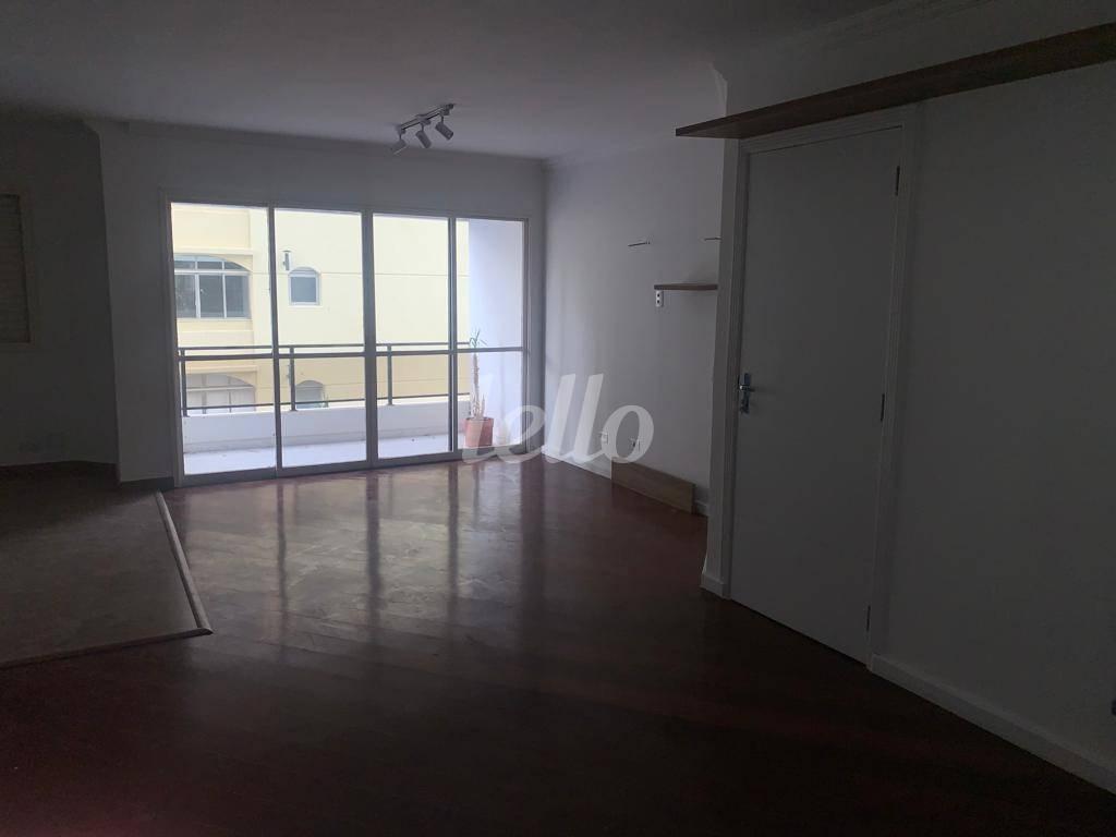 SALA de Apartamento à venda, Padrão com 96 m², 2 quartos e 1 vaga em Indianópolis - São Paulo