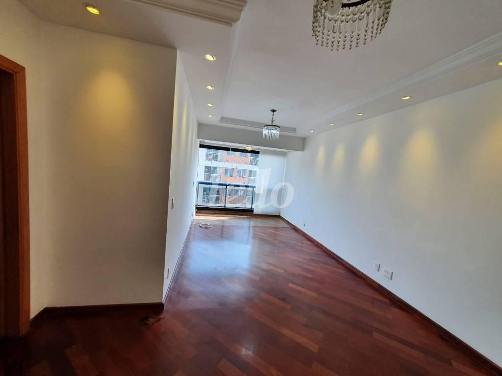 SALA de Apartamento à venda, Padrão com 86 m², 3 quartos e 2 vagas em Vila Gumercindo - São Paulo