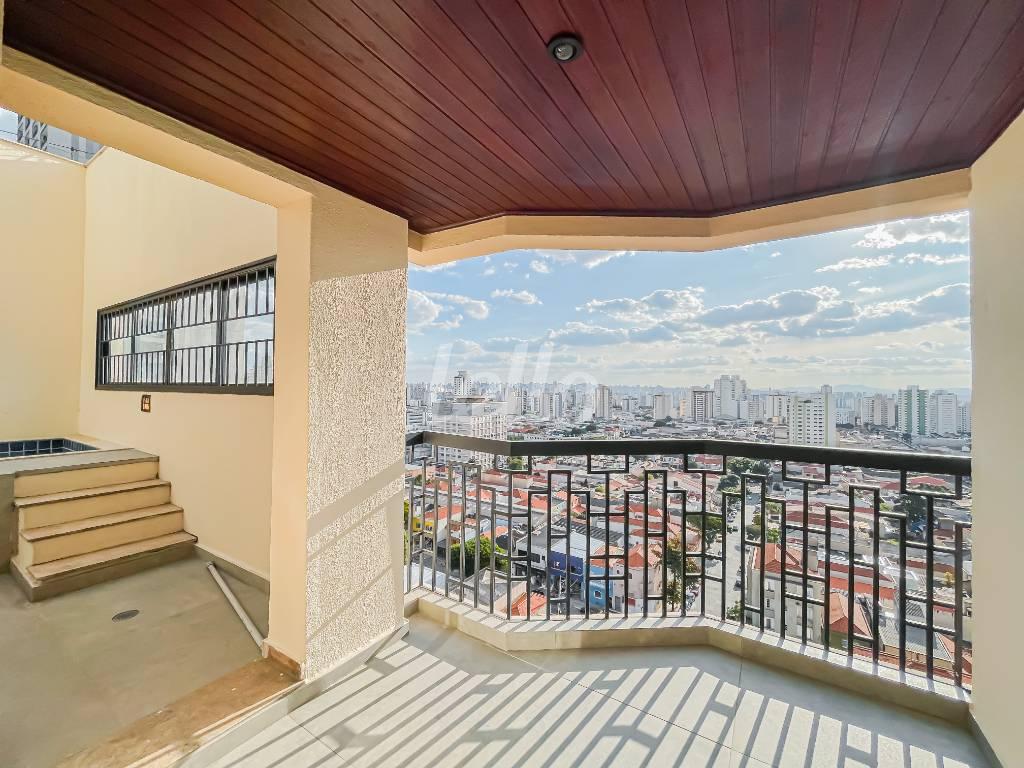 VARANDA SEGUNDO ANDAR de Apartamento à venda, Padrão com 252 m², 4 quartos e 3 vagas em Mooca - São Paulo