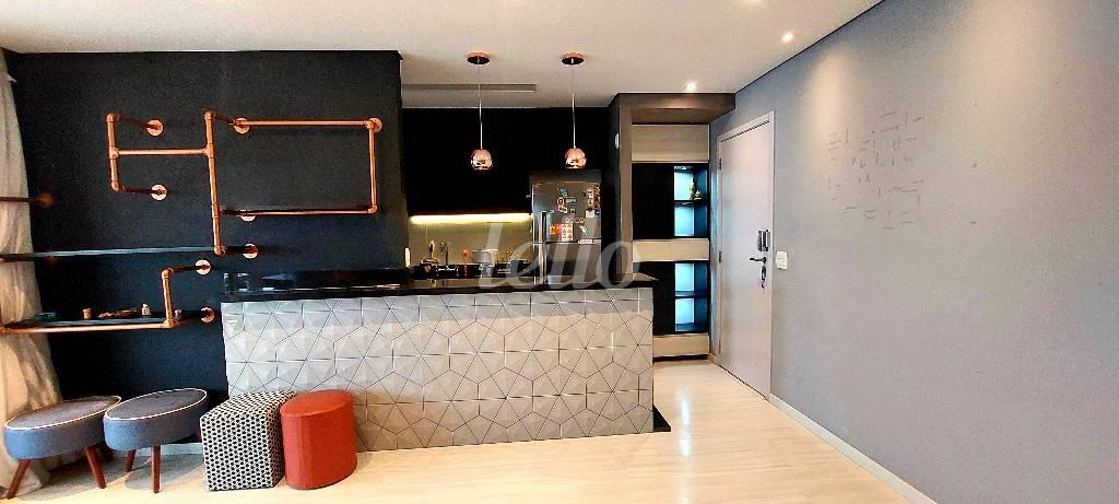 LIVING de Apartamento à venda, Padrão com 68 m², 1 quarto e 2 vagas em Chácara Inglesa - São Paulo