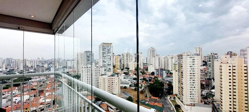 VISTA de Apartamento à venda, Padrão com 68 m², 1 quarto e 2 vagas em Chácara Inglesa - São Paulo