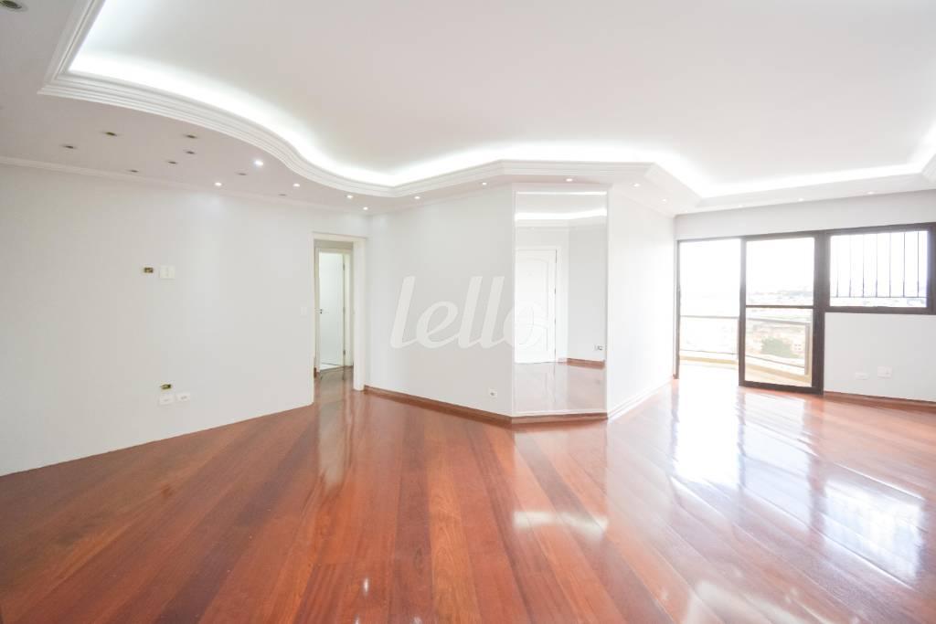 SALA de Apartamento à venda, Padrão com 130 m², 2 quartos e 2 vagas em Vila Galvão - Guarulhos