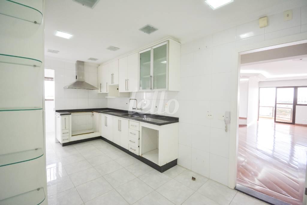COZINHA de Apartamento à venda, Padrão com 130 m², 2 quartos e 2 vagas em Vila Galvão - Guarulhos