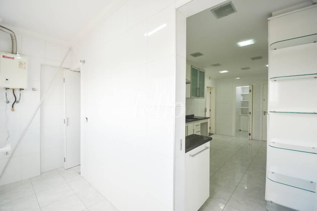 LAVANDERIA de Apartamento à venda, Padrão com 130 m², 2 quartos e 2 vagas em Vila Galvão - Guarulhos