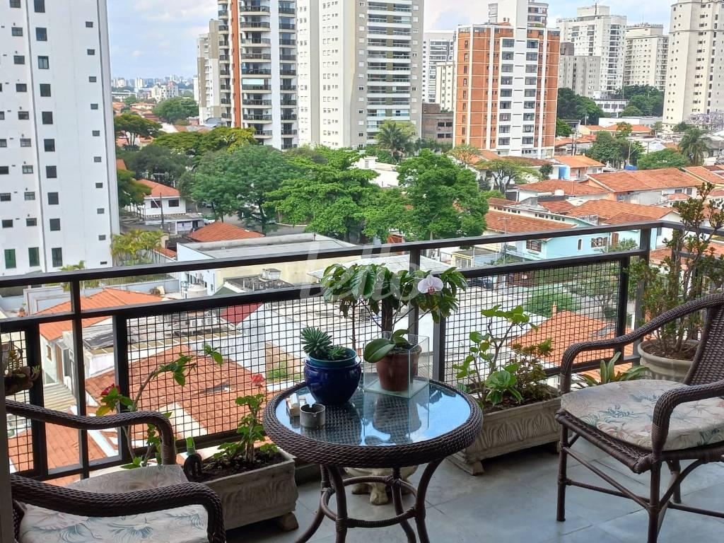 VARANDA SALA de Apartamento à venda, Padrão com 142 m², 3 quartos e 2 vagas em Vila Congonhas - São Paulo