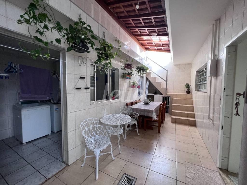 QUINTAL de Casa à venda, sobrado com 147 m², 2 quartos e 4 vagas em Vila Santo Estéfano - São Paulo