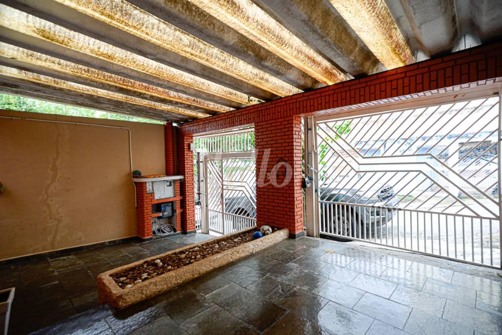 GARAGEM de Casa à venda, térrea com 166 m², 5 quartos e 2 vagas em Santana - São Paulo