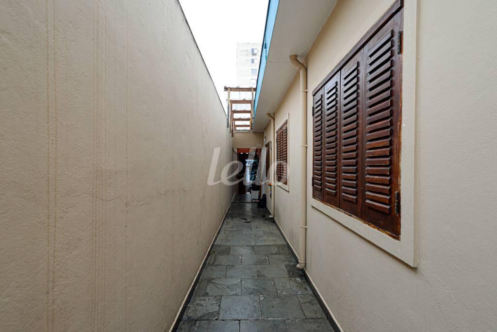 CORREDOR de Casa à venda, térrea com 166 m², 5 quartos e 2 vagas em Santana - São Paulo