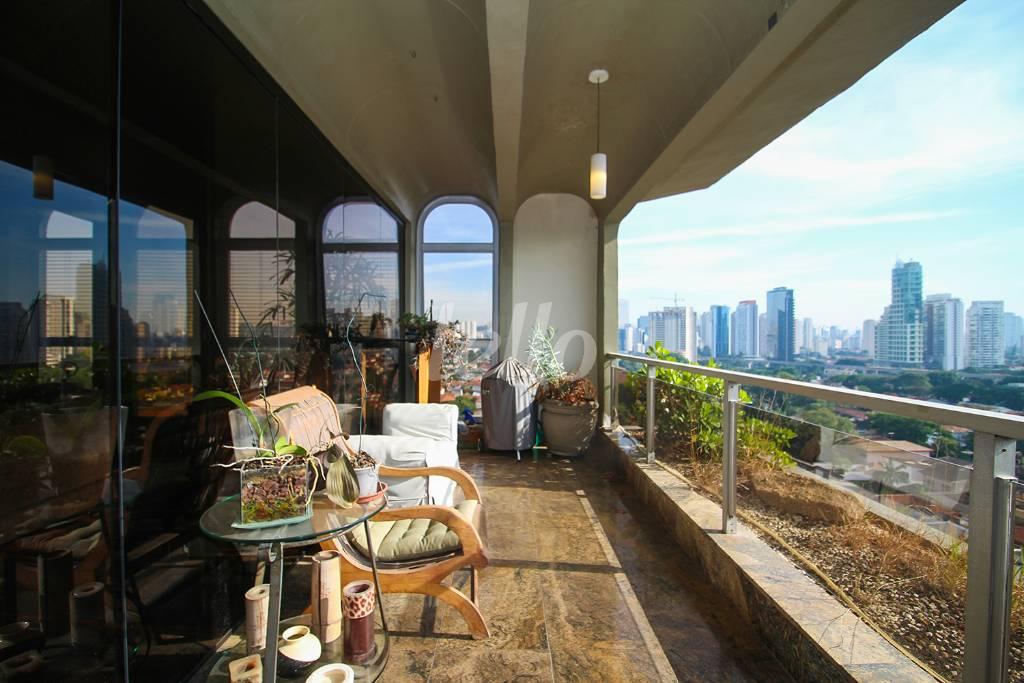 SACADA de Apartamento à venda, Padrão com 332 m², 4 quartos e 4 vagas em Vila Cordeiro - São Paulo