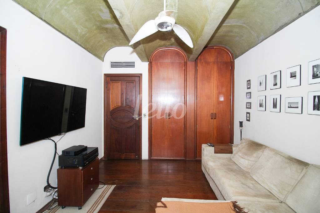 SUÍTE 1 de Apartamento à venda, Padrão com 332 m², 4 quartos e 4 vagas em Vila Cordeiro - São Paulo