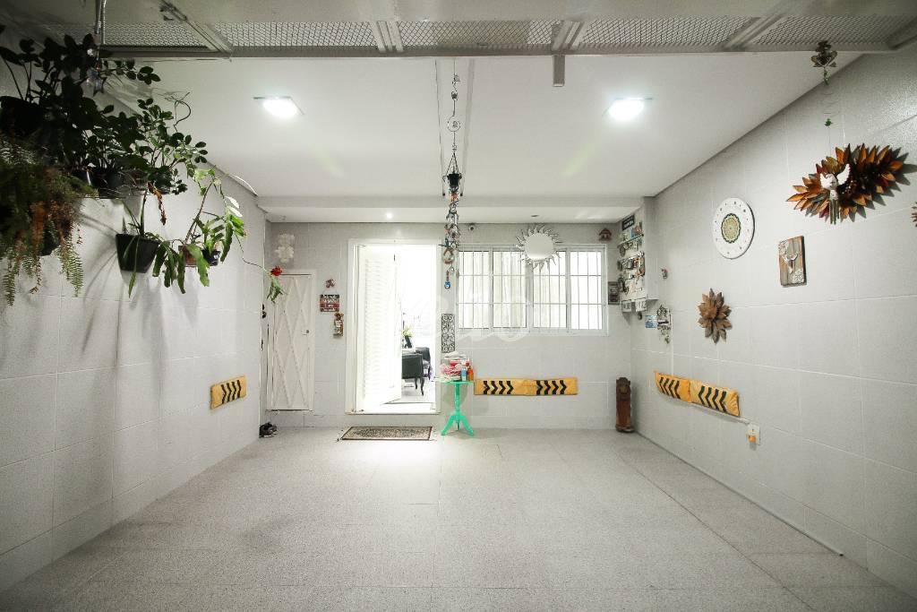 GARAGEM de Casa à venda, sobrado com 100 m², 4 quartos e 2 vagas em Cambuci - São Paulo