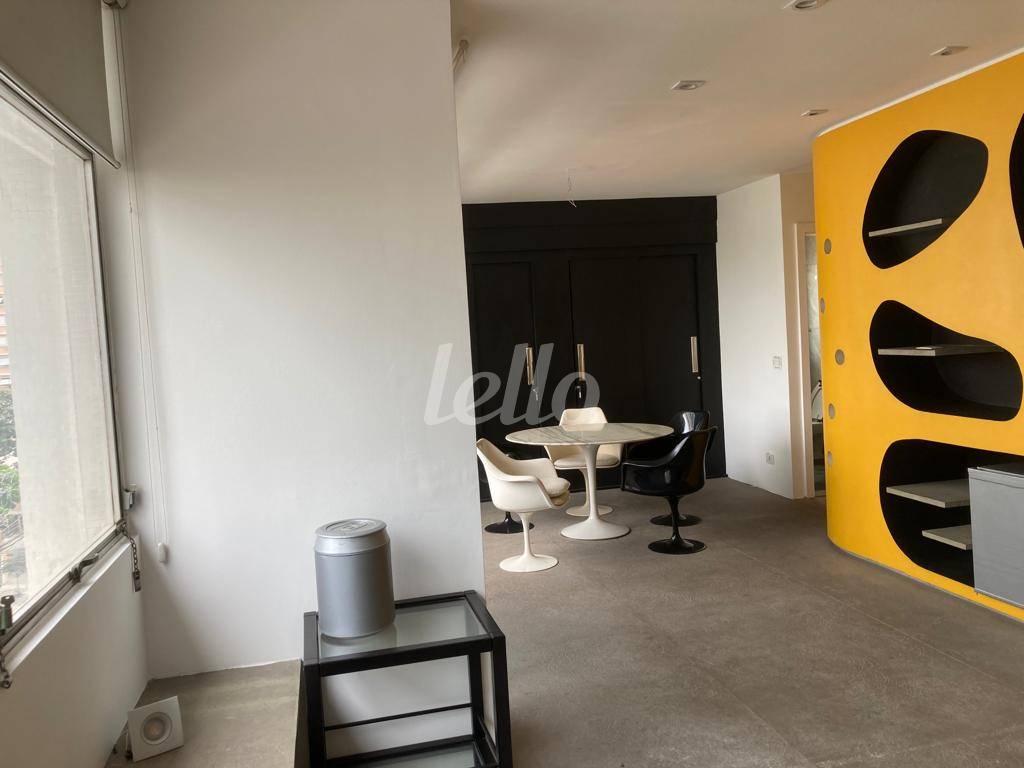 SALA de Apartamento para alugar, Padrão com 230 m², 3 quartos e 2 vagas em Itaim Bibi - São Paulo