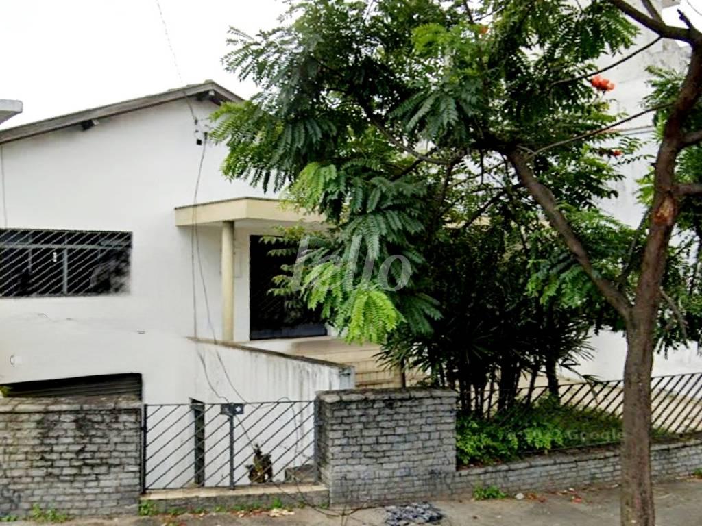 FACHADA de Casa à venda, térrea com 166 m², 3 quartos e 2 vagas em Mirandopolis - São Paulo