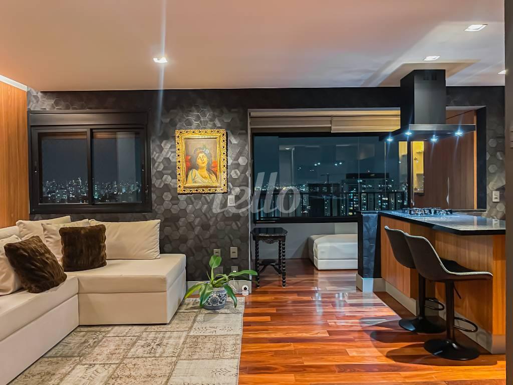 SALA DOIS AMBIENTES de Apartamento à venda, Padrão com 123 m², 1 quarto e 1 vaga em Brás - São Paulo