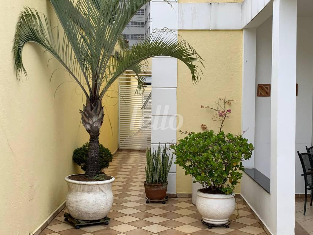 QUINTAL de Casa à venda, sobrado com 280 m², 4 quartos e 4 vagas em Mooca - São Paulo