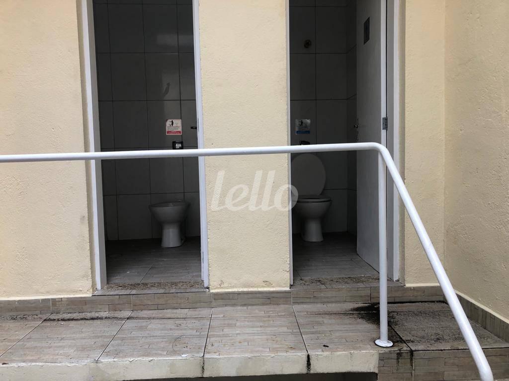 12 WC de Salão para alugar, Padrão com 310 m², e em Santana - São Paulo