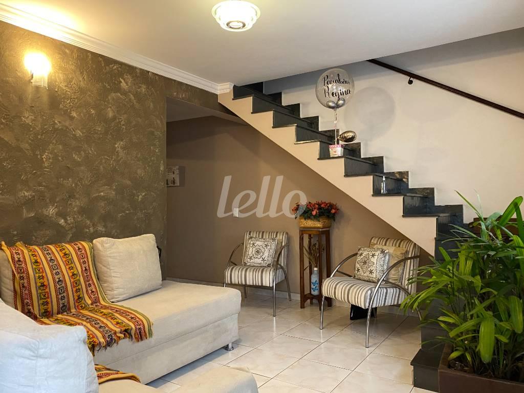 SALA DE ESTAR de Casa à venda, sobrado com 107 m², 3 quartos e 2 vagas em Vila Leonor - São Paulo