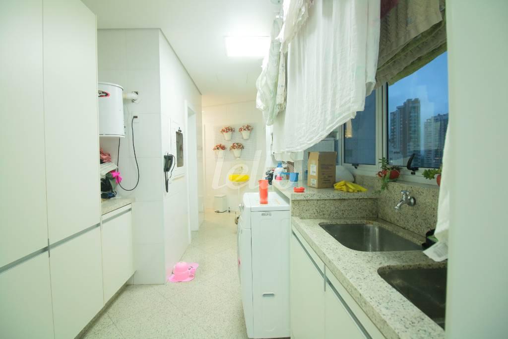 LAVANDERIA de Apartamento à venda, Padrão com 265 m², 4 quartos e 5 vagas em Vila Regente Feijó - São Paulo