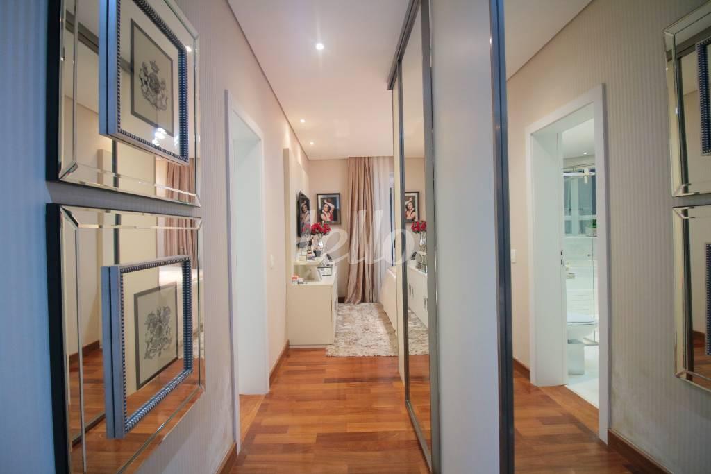 DORMITÓRIO 2 de Apartamento à venda, Padrão com 265 m², 4 quartos e 5 vagas em Vila Regente Feijó - São Paulo