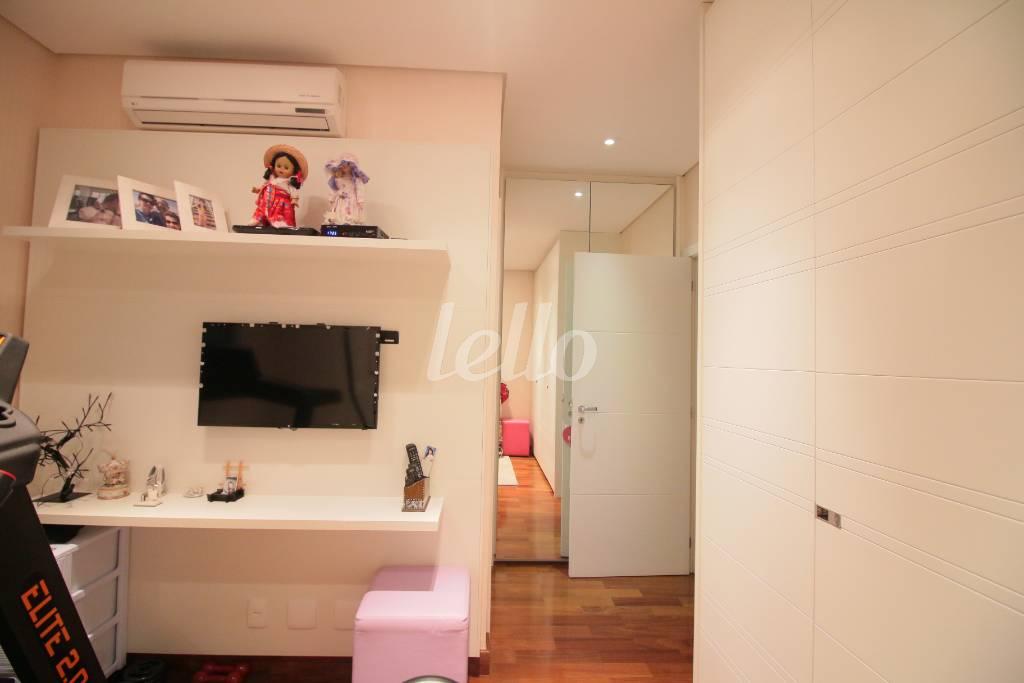 DORMITÓRIO 3 de Apartamento à venda, Padrão com 265 m², 4 quartos e 5 vagas em Vila Regente Feijó - São Paulo
