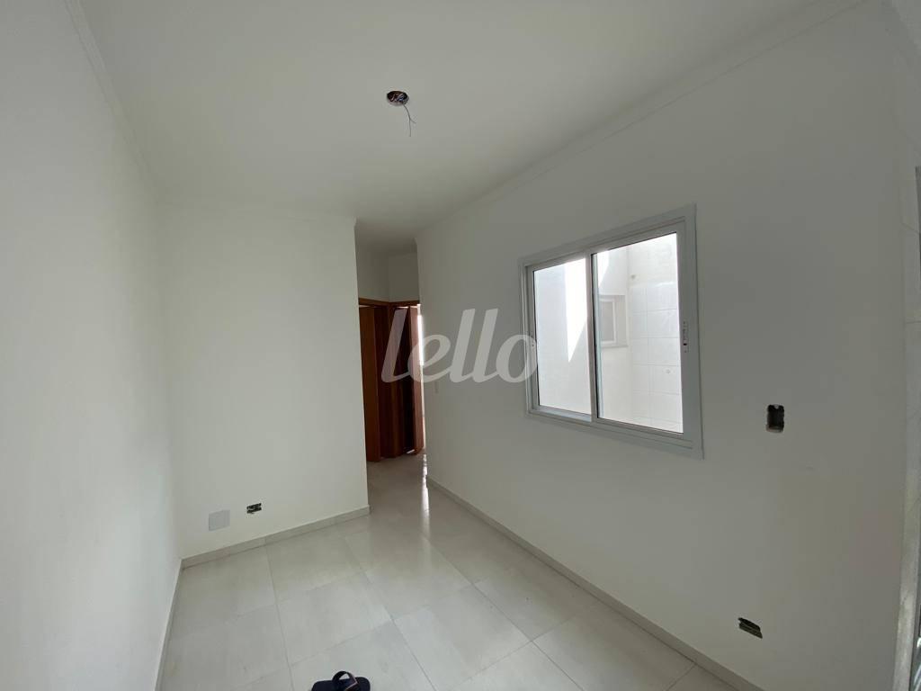 SALA de Apartamento à venda, Padrão com 43 m², 2 quartos e 1 vaga em Vila Scarpelli - Santo André
