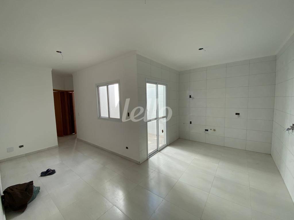 SALA de Apartamento à venda, Padrão com 43 m², 2 quartos e 1 vaga em Vila Scarpelli - Santo André