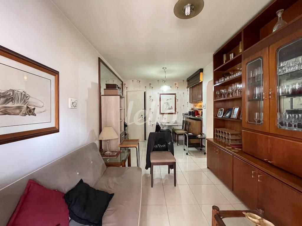 SALA DOIS AMBIENTES de Apartamento à venda, Flat com 42 m², 1 quarto e 1 vaga em Jardim Paulista - São Paulo