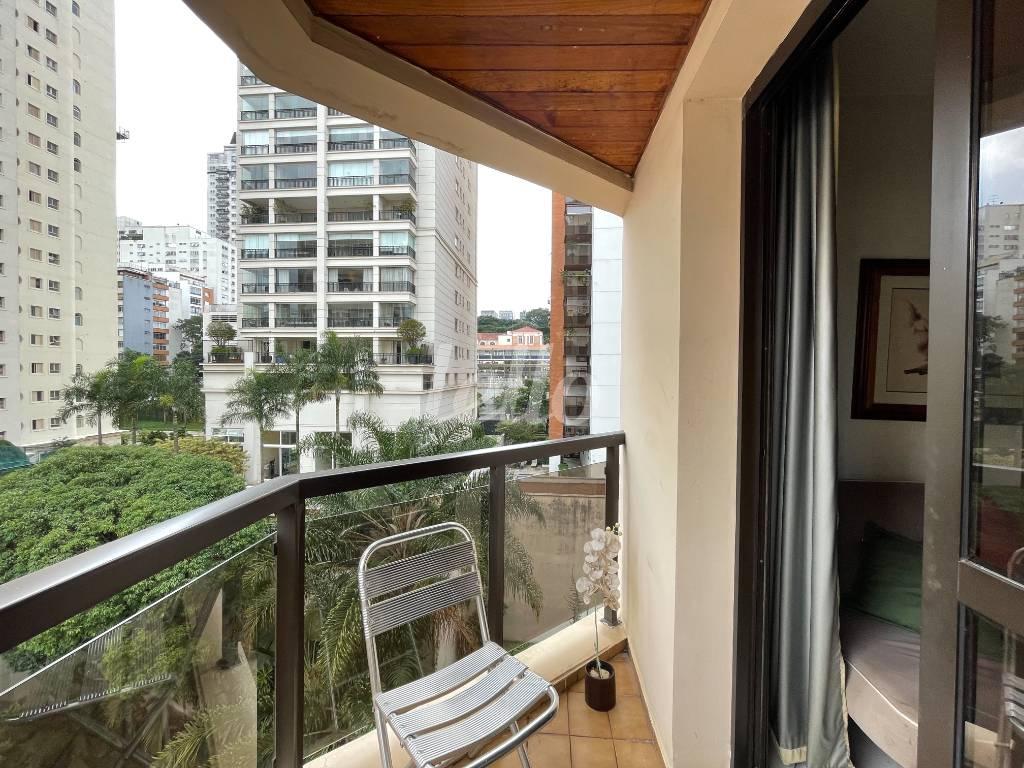 VARANDA DA SALA de Apartamento à venda, Flat com 42 m², 1 quarto e 1 vaga em Jardim Paulista - São Paulo