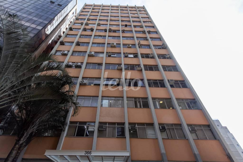 FACHADA de Sala / Conjunto para alugar, Padrão com 210 m², e 1 vaga em Bela Vista - São Paulo