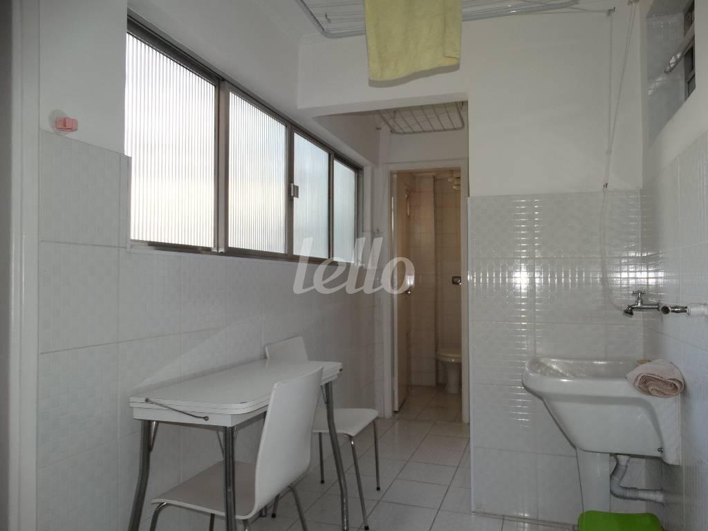 ÁREA SERVIÇO de Apartamento à venda, Padrão com 108 m², 3 quartos e 1 vaga em Pinheiros - São Paulo
