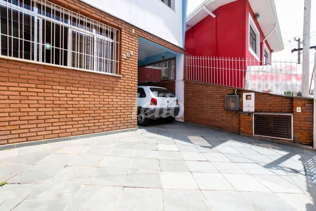 GARAGEM de Casa à venda, sobrado com 220 m², 3 quartos e 2 vagas em Jardim São Paulo - São Paulo