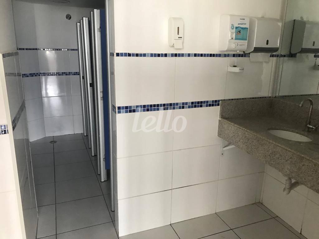 WC de Sala / Conjunto para alugar, Padrão com 204 m², e em República - São Paulo
